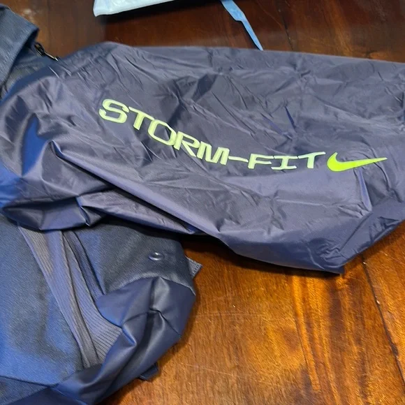 Nike Storm-FIT Backpack in Dark Gray and Neon Green - Picture 11 of 12